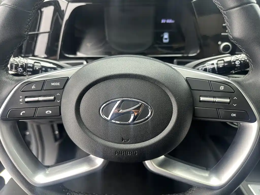 Hyundai Elantra 2022 — фото 15