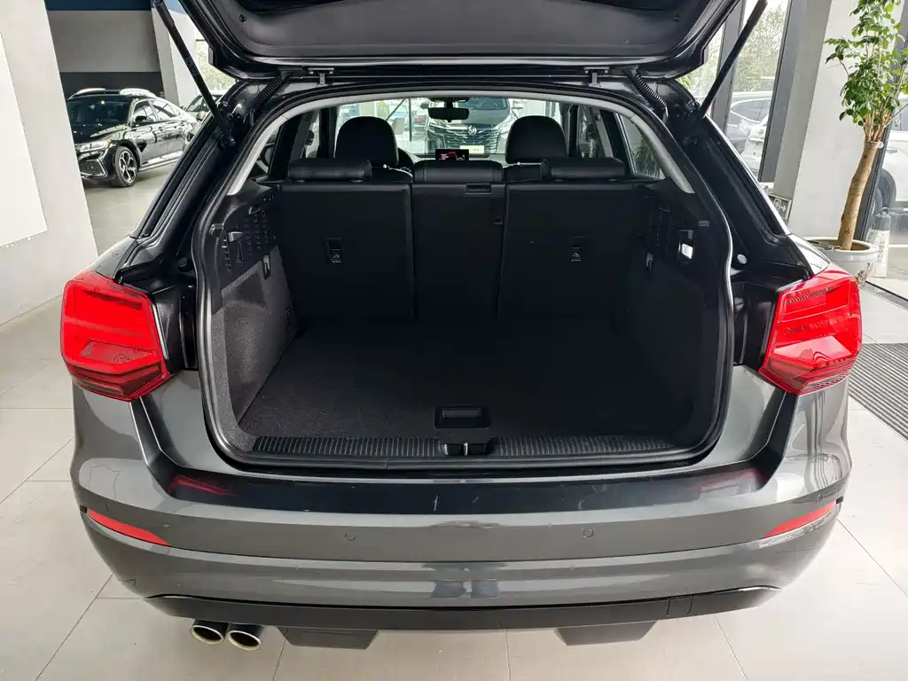 Audi Q2L 2020 — фото 14