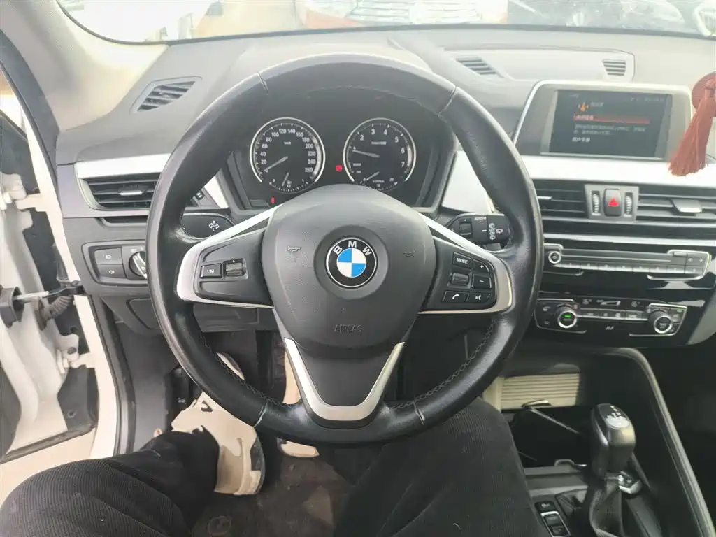 BMW X1 2018 — фото 11
