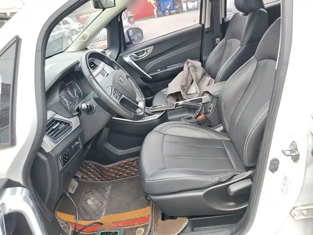 Geely Vision X3 2020 — фото 15
