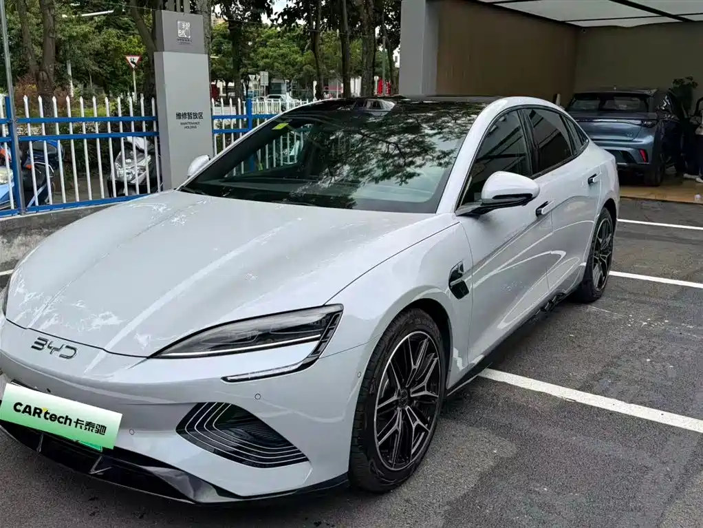 BYD Seal 2025 — фото 1