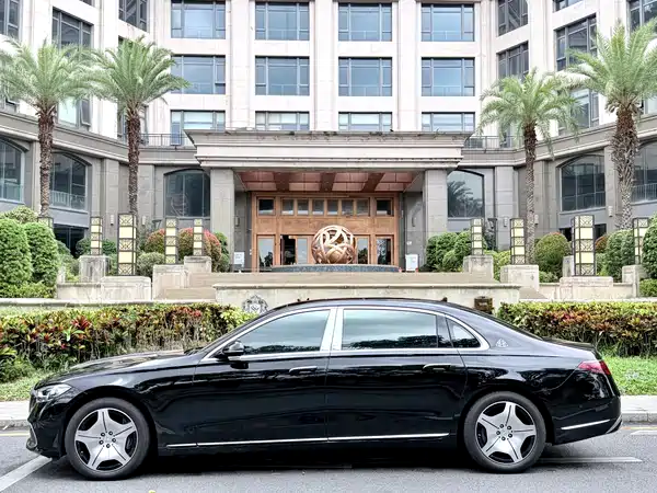 Mercedes-Benz Maybach S-Class 2025