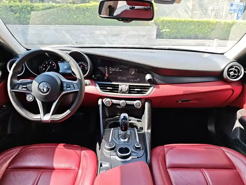 Alfa Romeo Giulia Juliet 2017 — фото 12