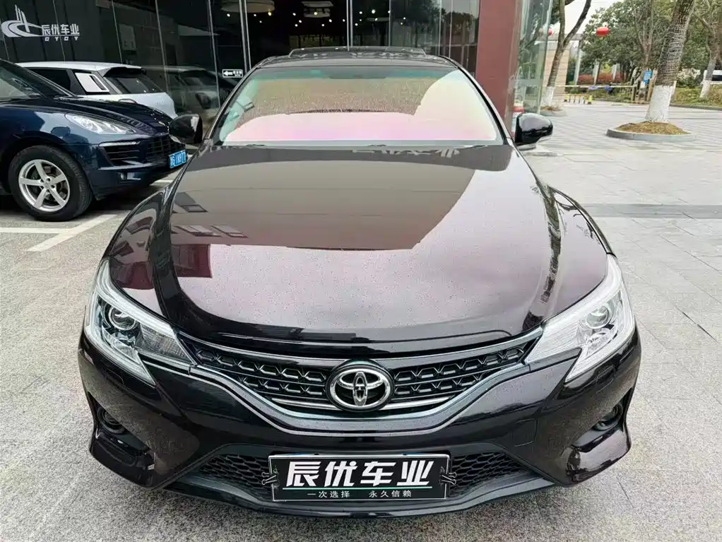 Toyota Reiz 2015
