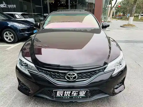 Toyota Reiz 2015