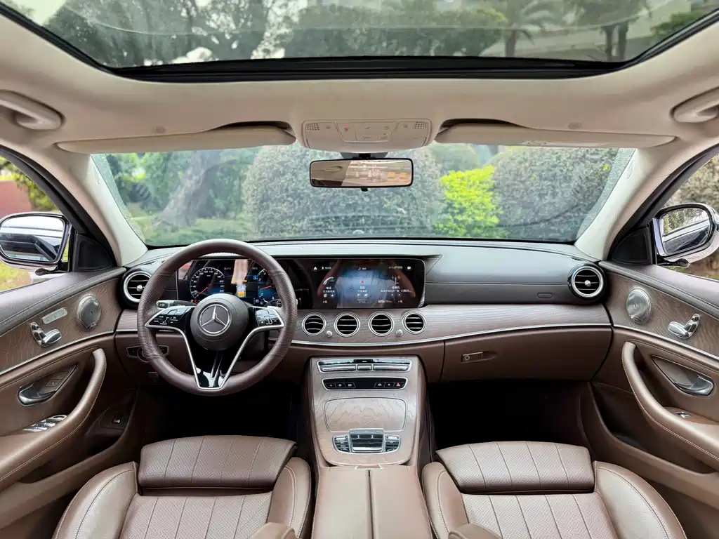 Mercedes-Benz E-Class 2022 — фото 15