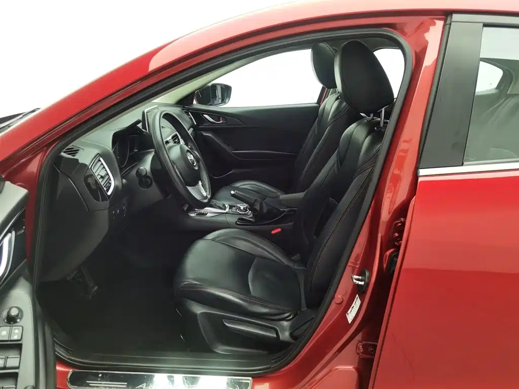 Mazda 3 Axela 2016 — фото 10