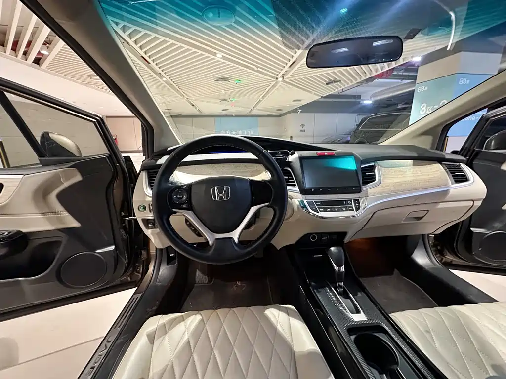 Honda Jade 2016 — фото 15
