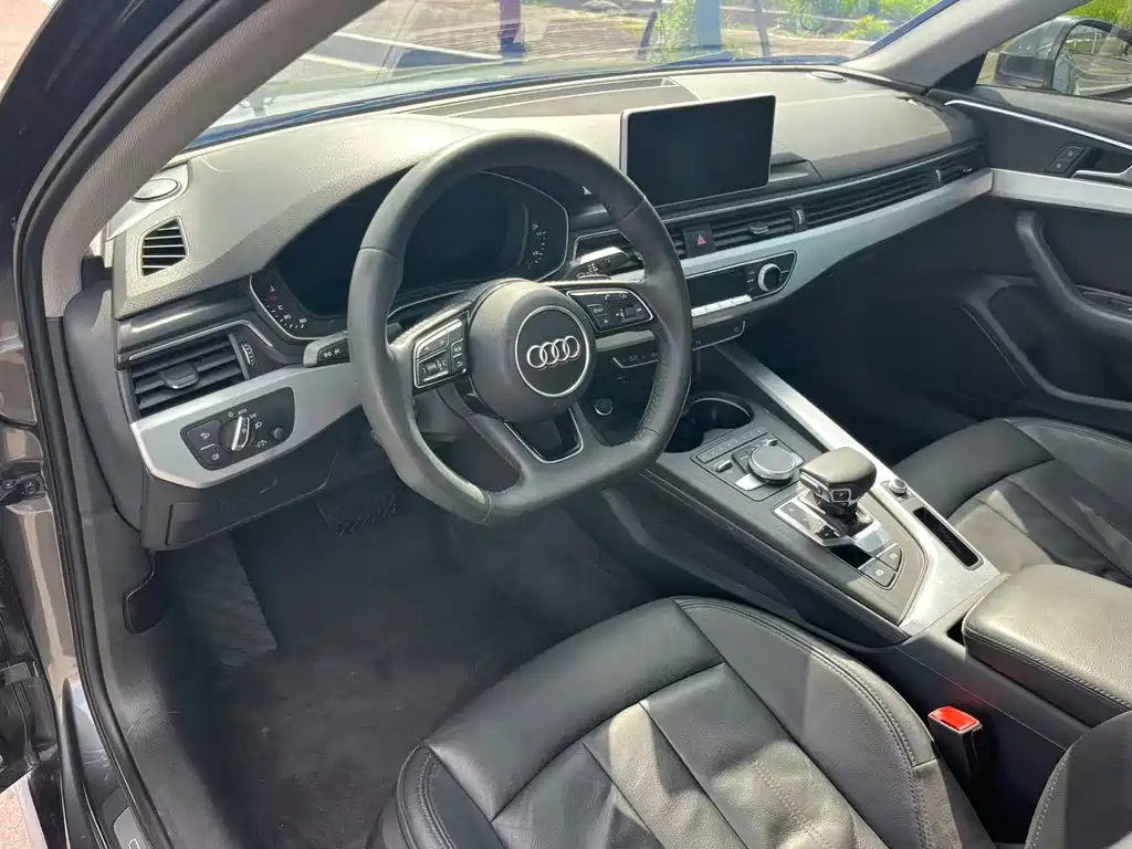 Audi A4L 2019 — фото 10