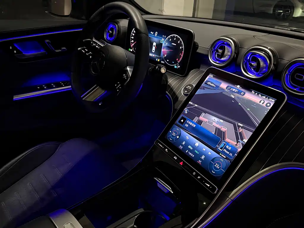 Mercedes-Benz C-Class 2023 — фото 11