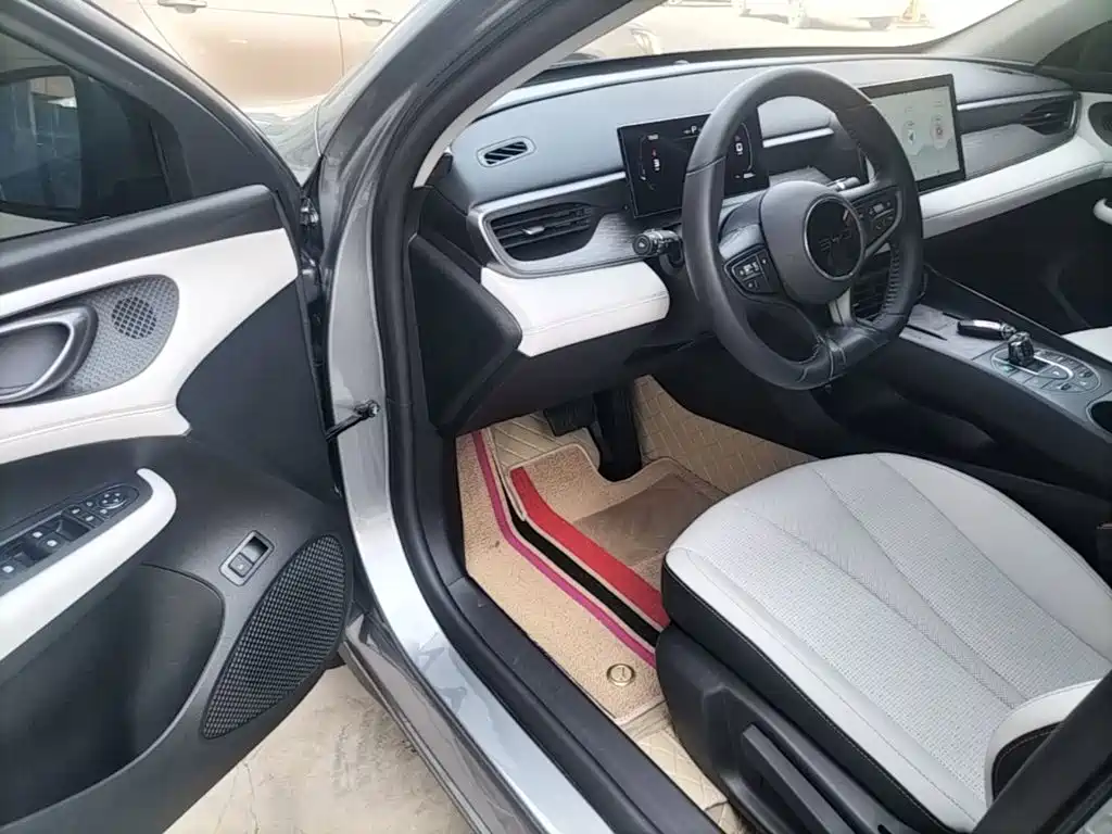 BYD Seal 05 DM-i 2025 — фото 16