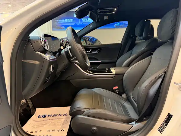 Mercedes-Benz C-Class 2025