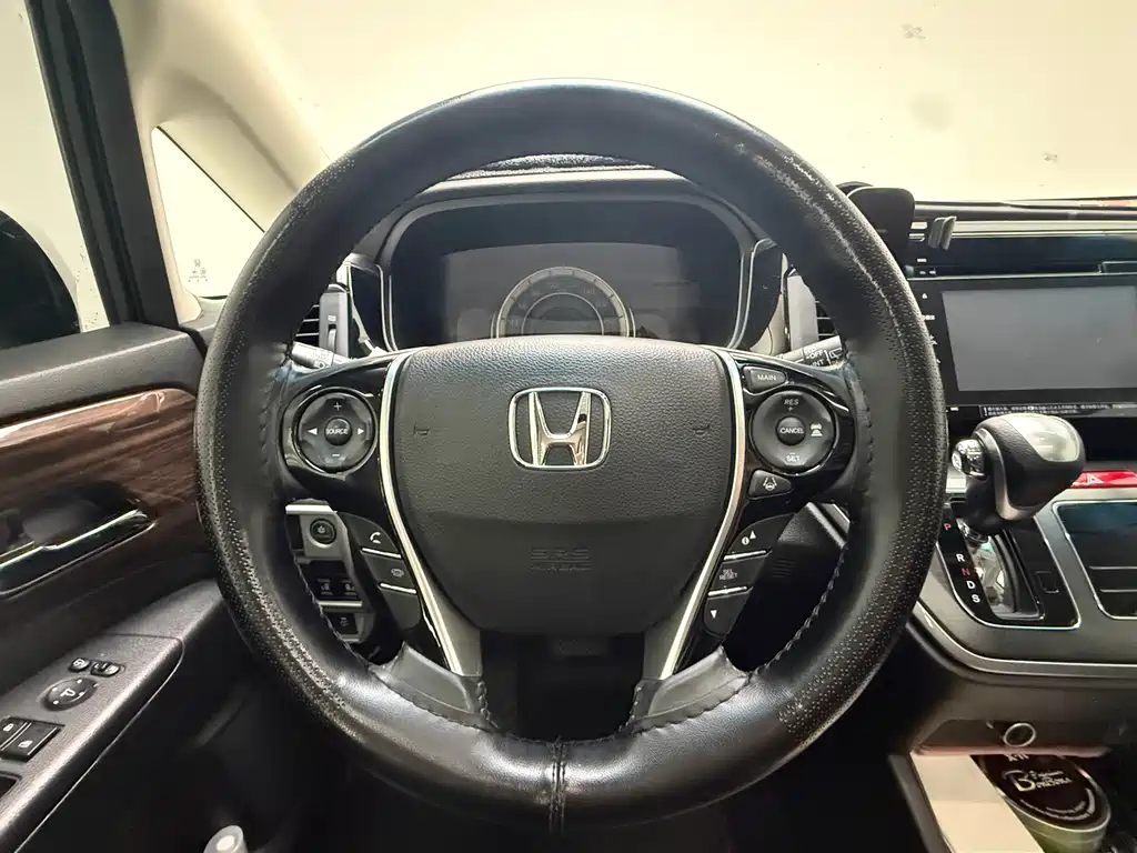 Honda Elysion 2018 — фото 13