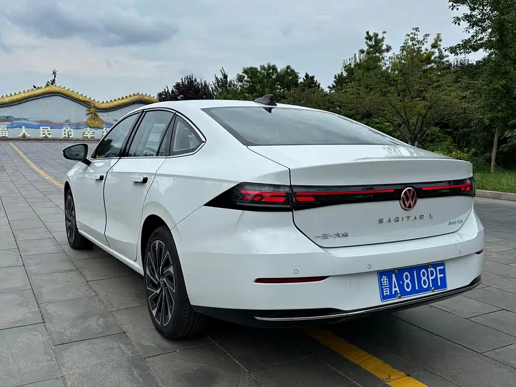 Volkswagen Sagitar 2025
