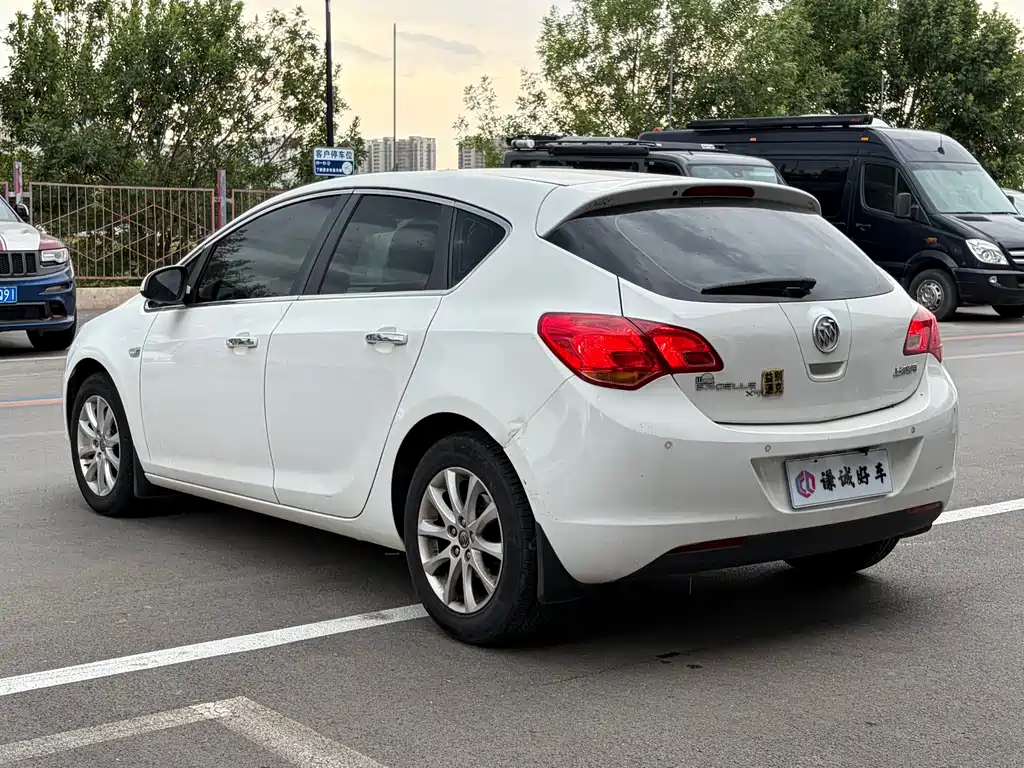 Buick Excelle 2013