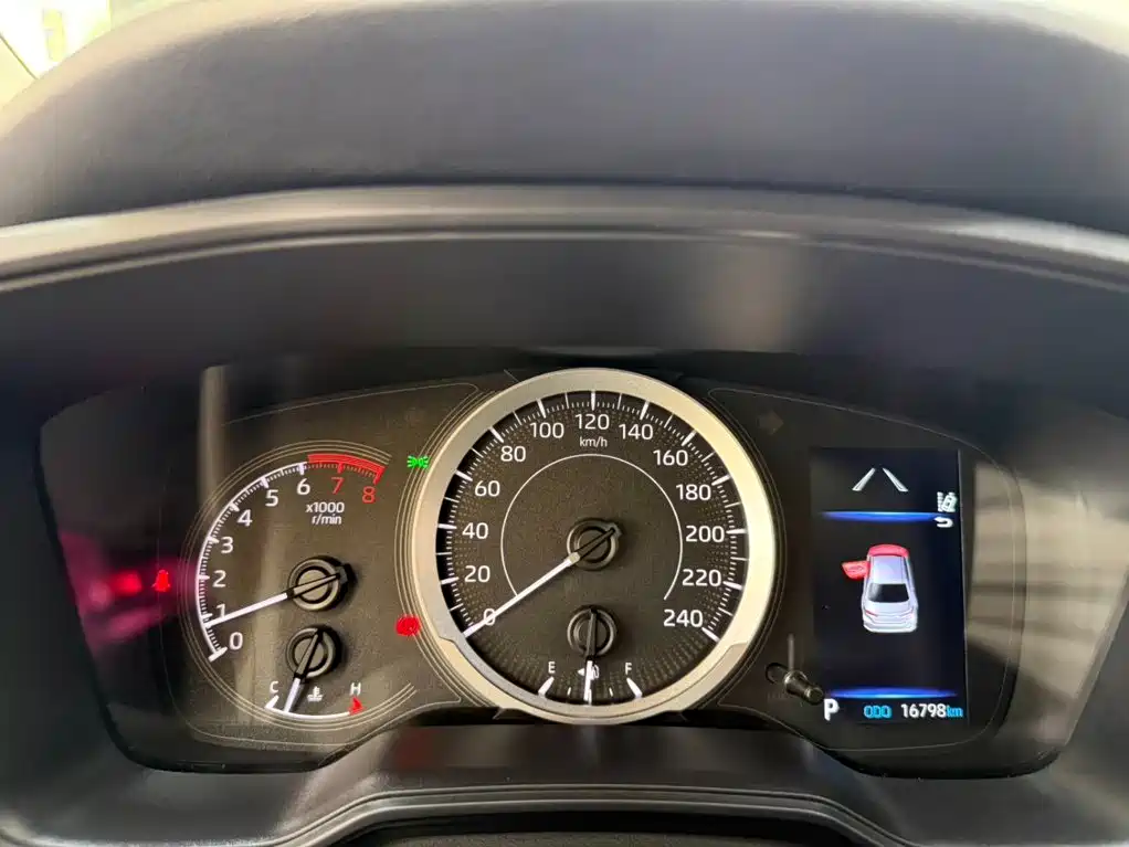 Toyota Corolla 2023 — фото 10