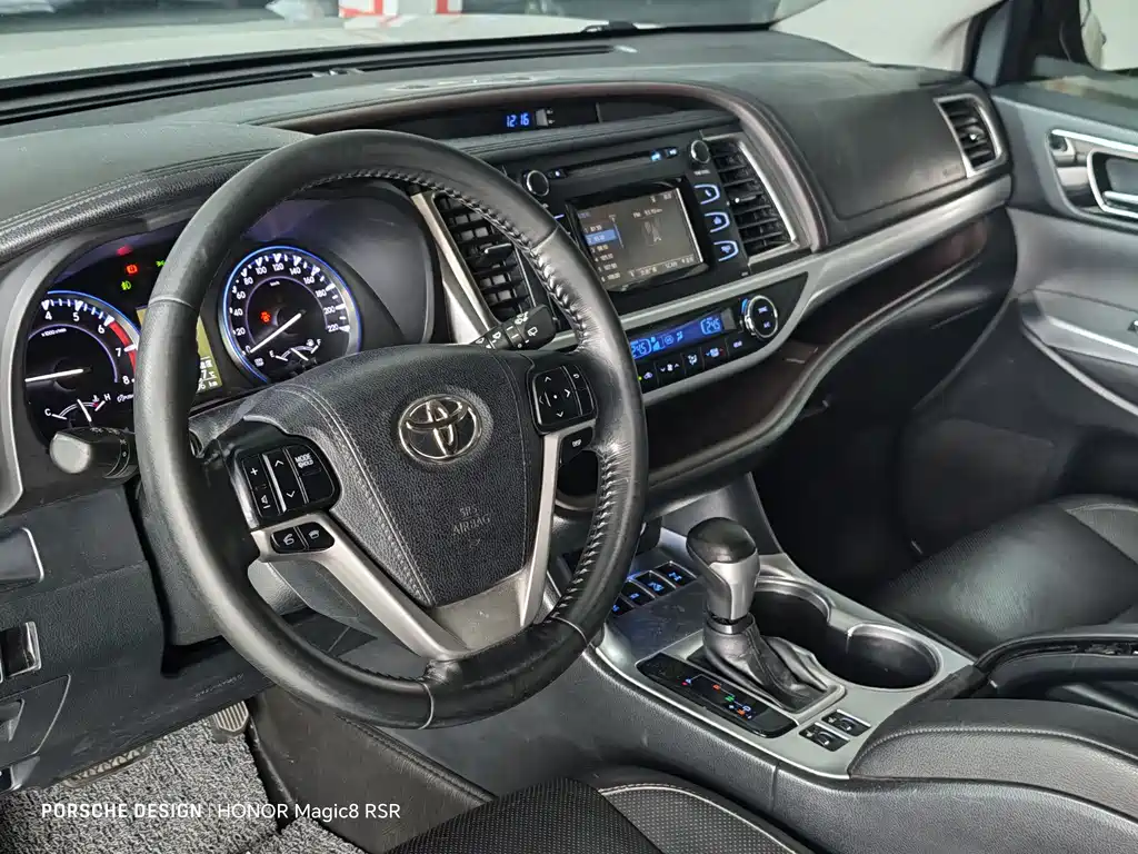 Toyota Highlander 2015 — фото 8