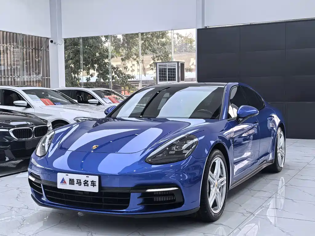 Porsche Panamera 2019 — фото 1