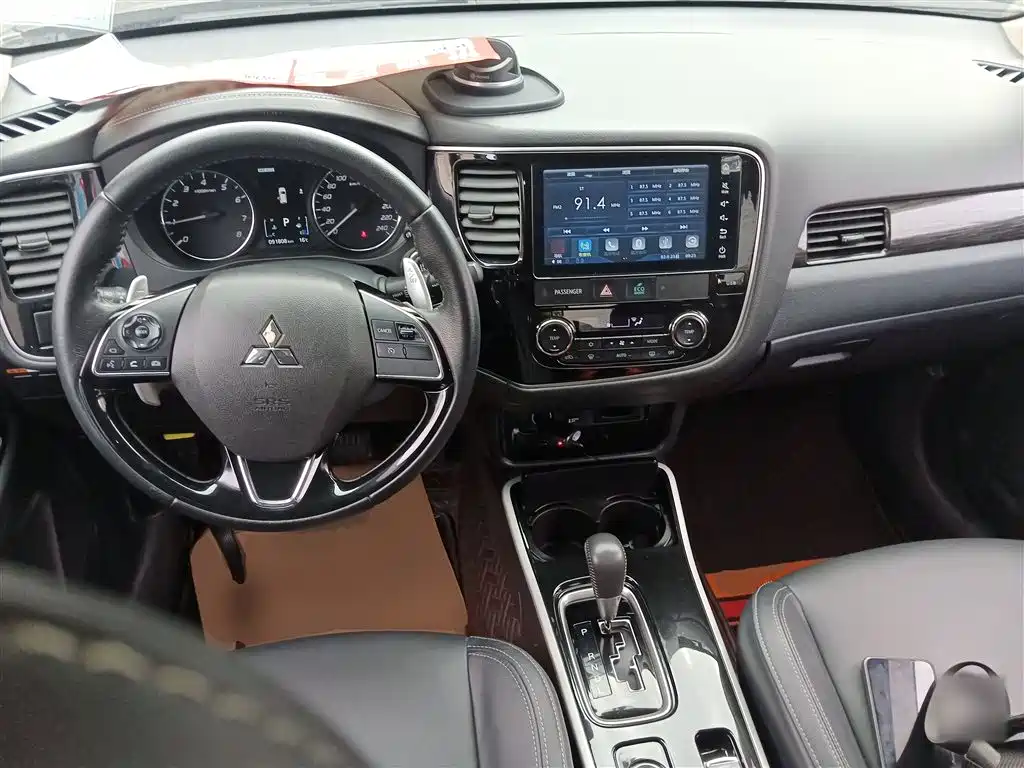 Mitsubishi Outlander 2019 — фото 10