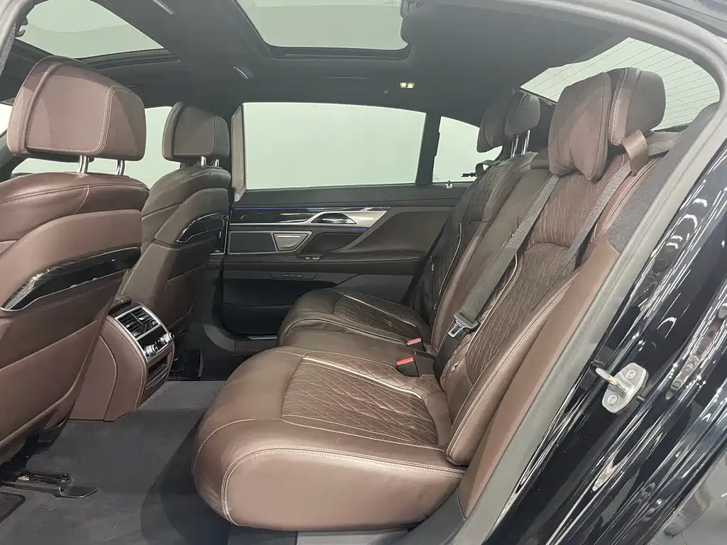 BMW 7 Series 2020 — фото 15