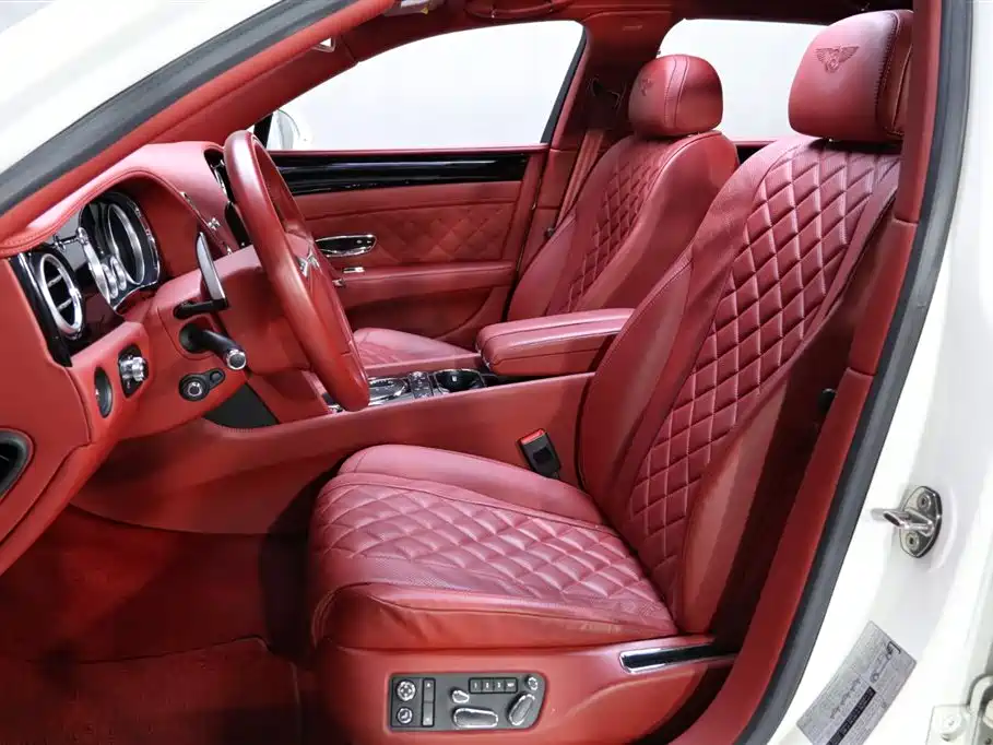 Bentley Flying Spur 2018 — фото 15