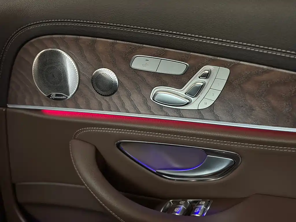 Mercedes-Benz E-Class 2023 — фото 18