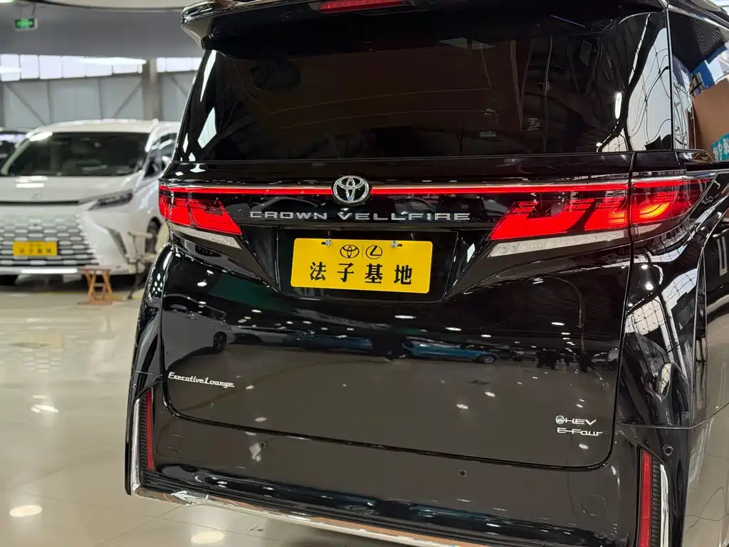 Toyota Vellfire 2024 — фото 24