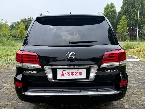 Lexus LX 2013