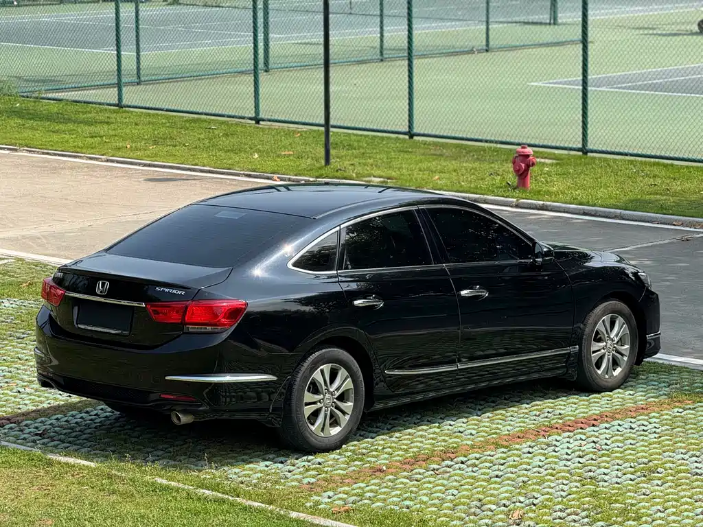 Honda Spirior 2016 — фото 5