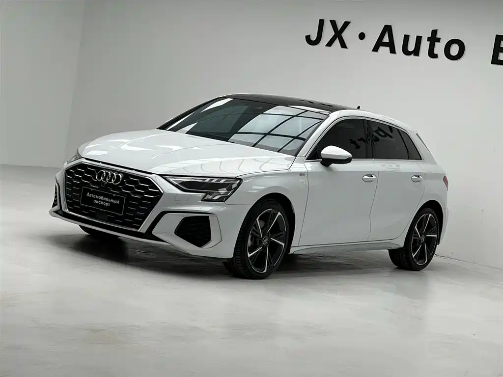 Audi A3 2022 — фото 1