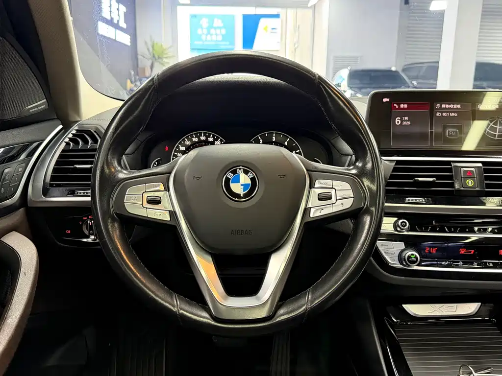 BMW X3 2019 — фото 8