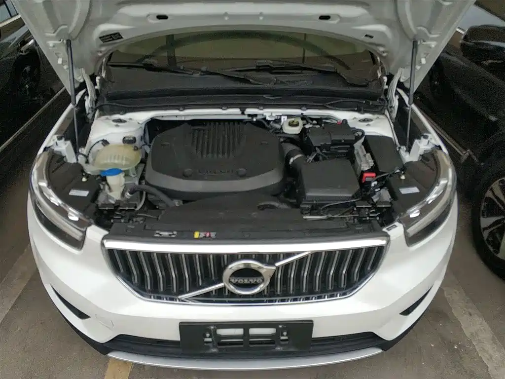 Volvo XC40 2019 — фото 16
