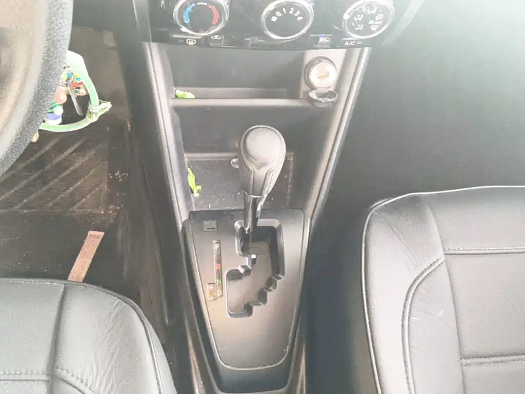 Toyota Yaris L 2020 — фото 14