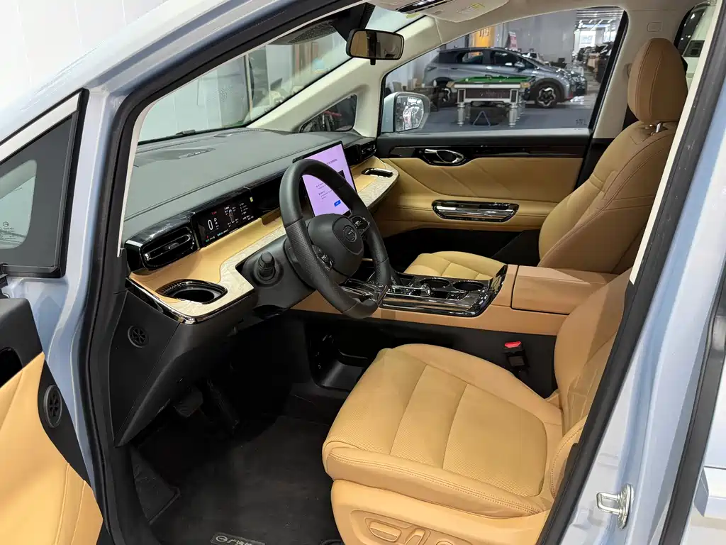 GAC Trumpchi E8 PHEV 2024 — фото 8