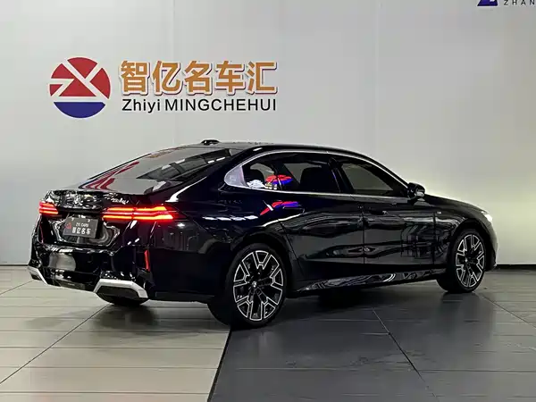 BMW 5 Series 2024