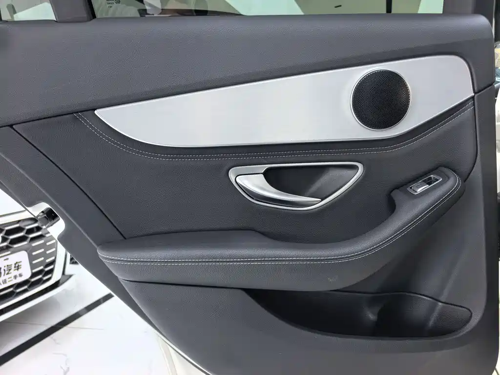 Mercedes-Benz C-Class 2020 — фото 10