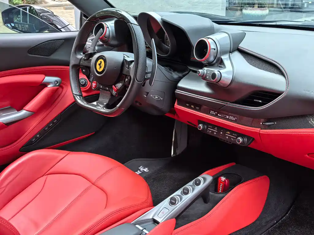 Ferrari F8 2022 — фото 14
