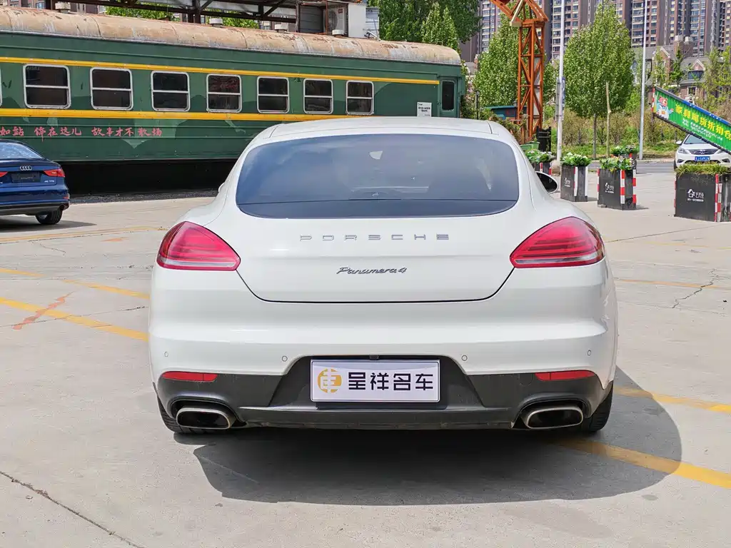 Porsche Panamera 2016 — фото 13