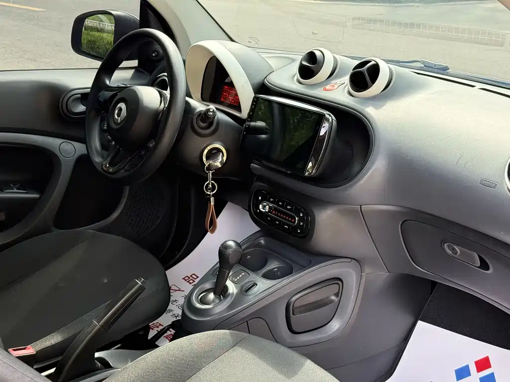 smart fortwo 2017 — фото 8