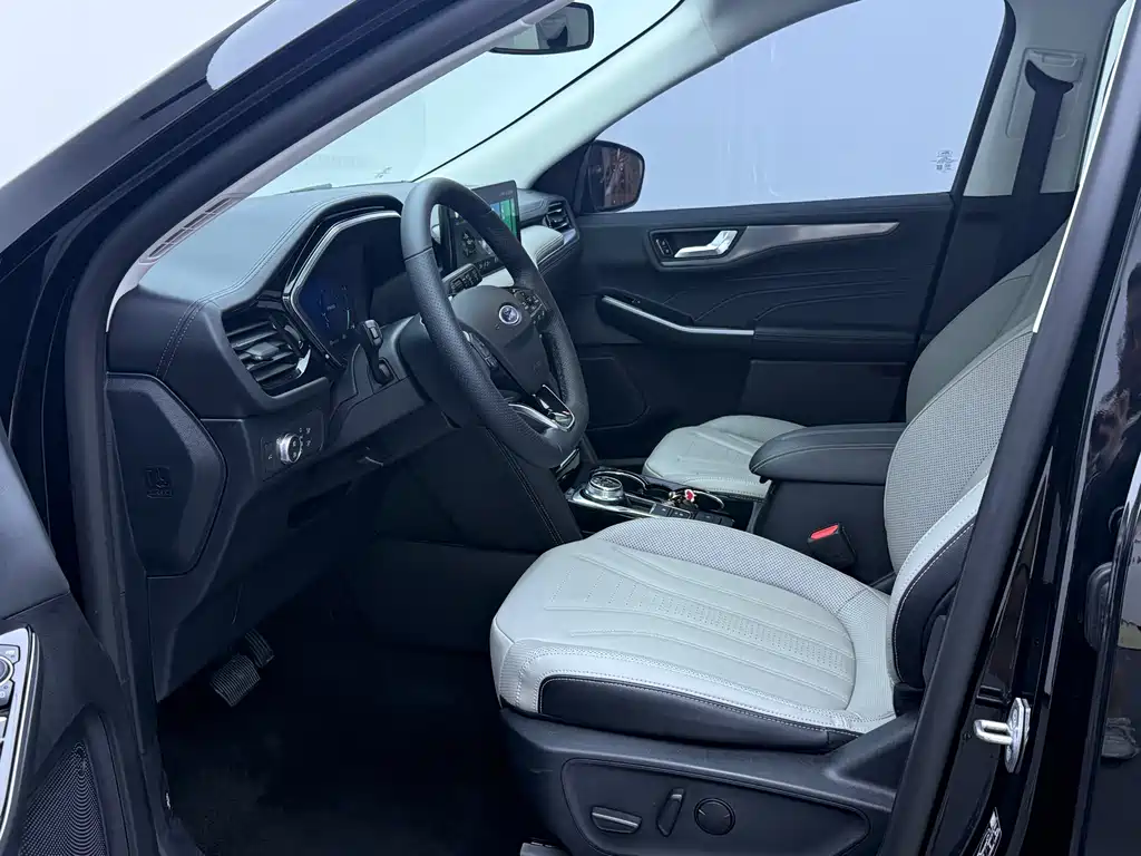 Ford Escape 2021 — фото 13