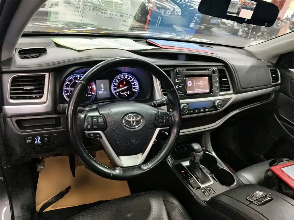 Toyota Highlander 2015 — фото 10