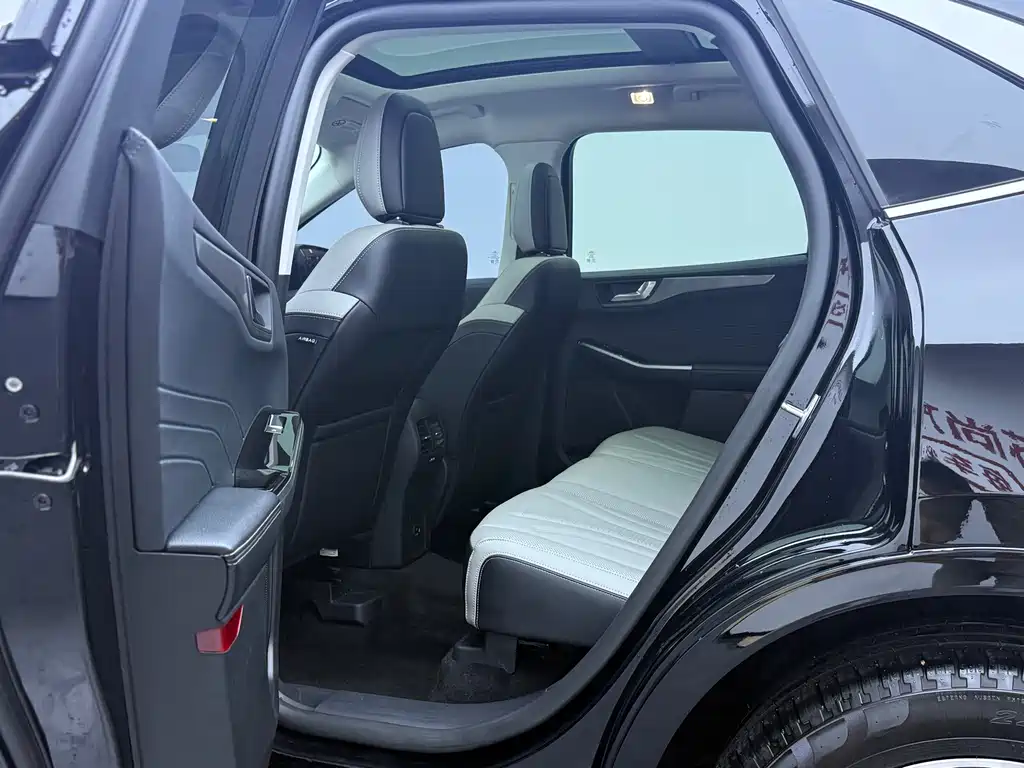 Ford Escape 2021 — фото 16
