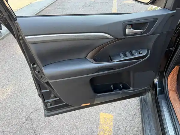 Toyota Highlander 2020