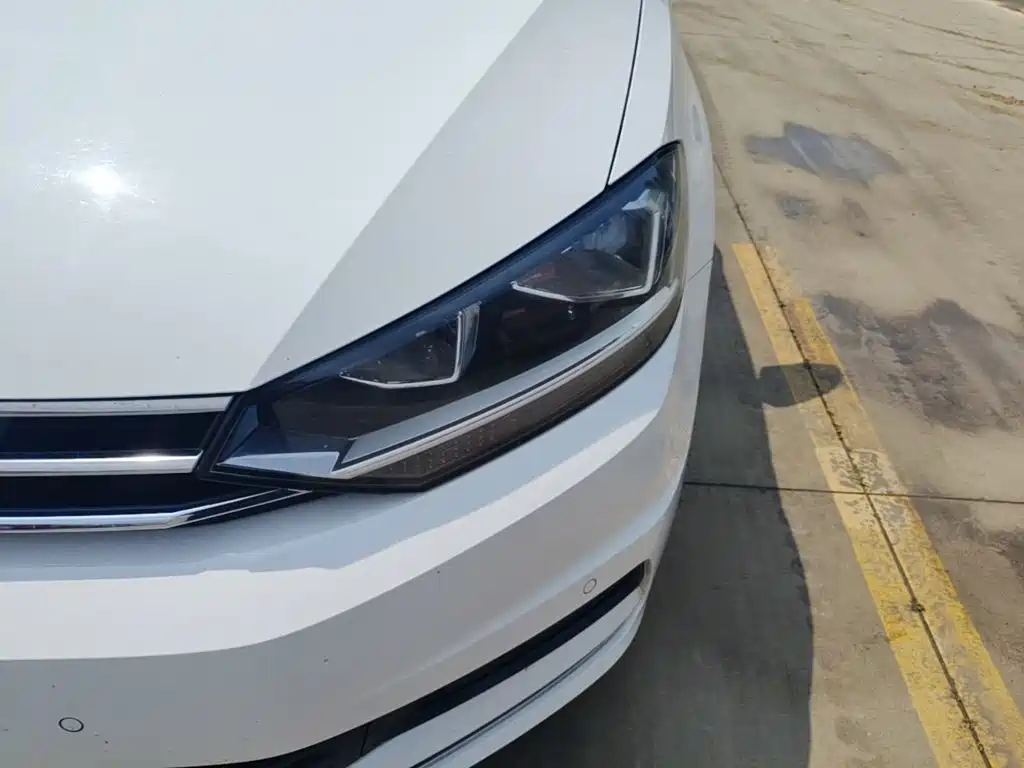 Volkswagen Touran 2018 — фото 18