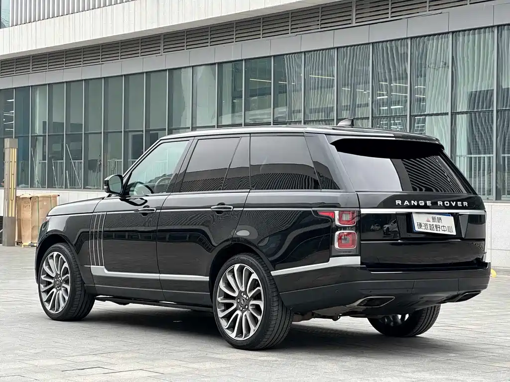 Land Rover Range Rover 2022 — фото 18