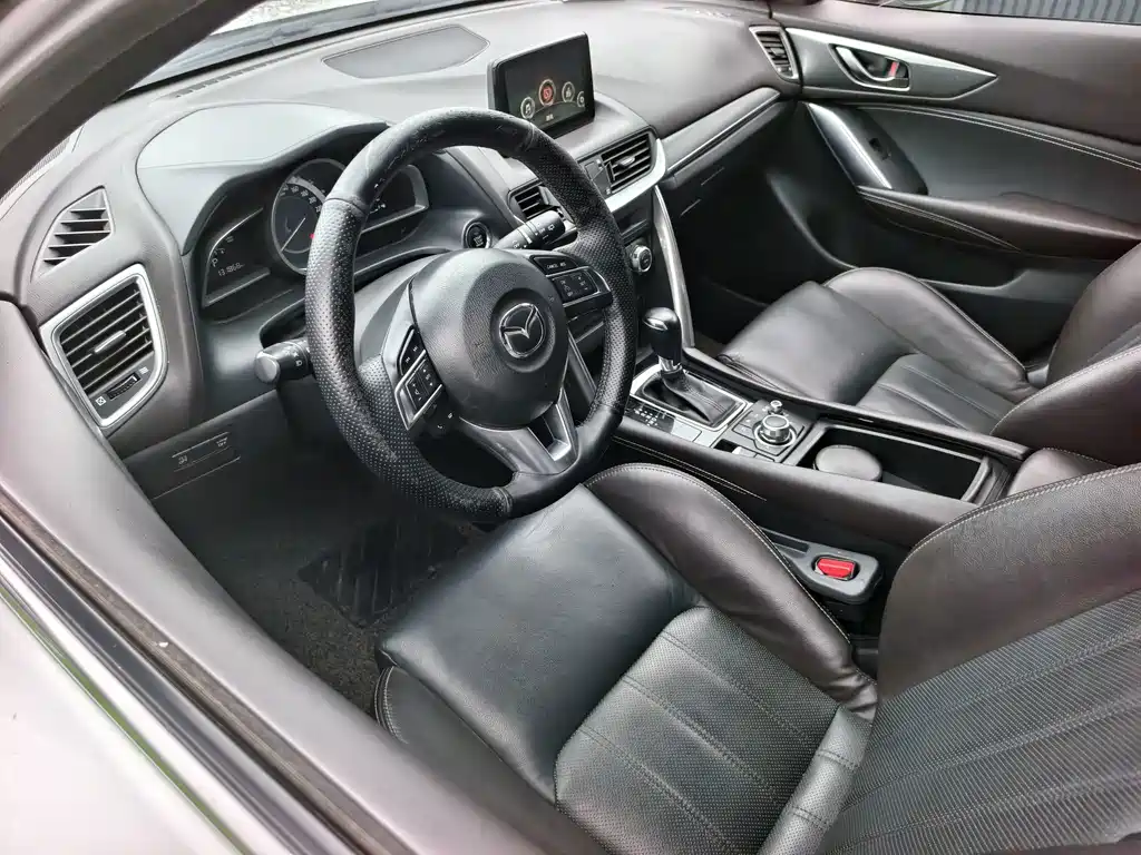 Mazda CX-4 2016 — фото 10