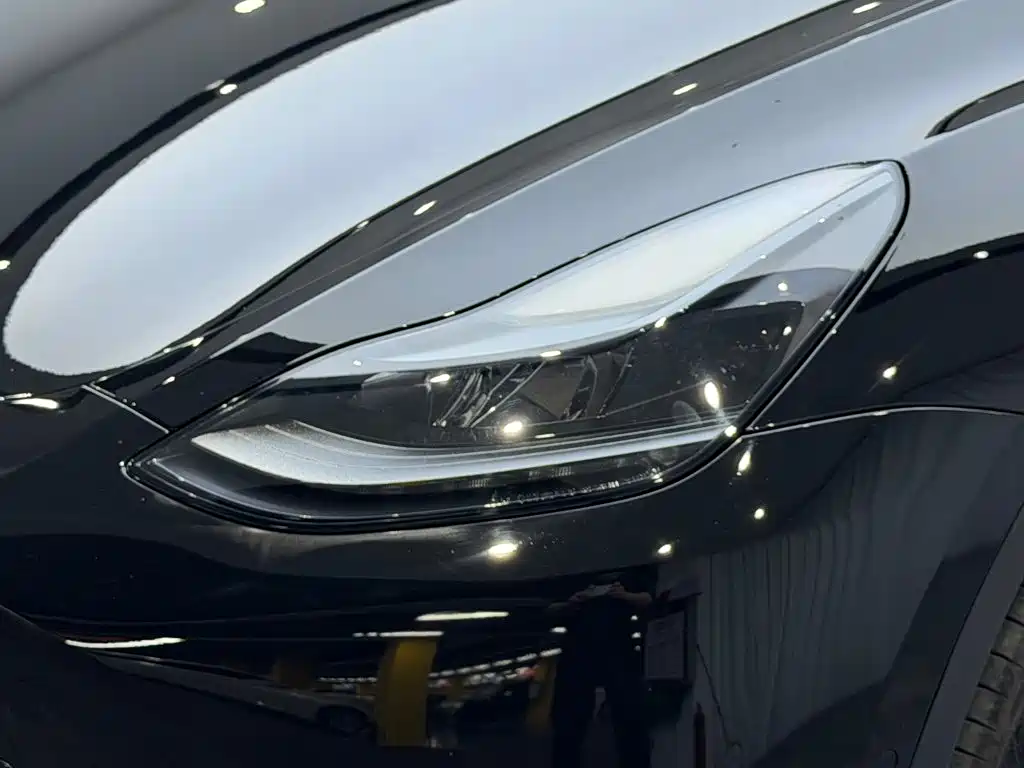 Tesla Model Y 2022 — фото 17
