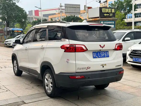 Wuling Hongguang S3 2019