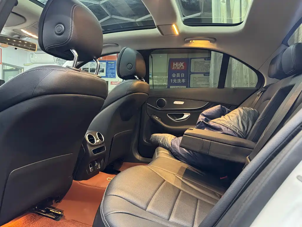 Mercedes-Benz C-Class 2019 — фото 4