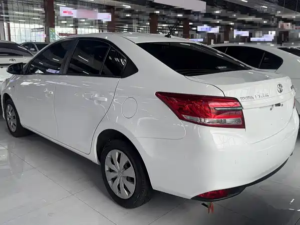 Toyota Yaris L 2020